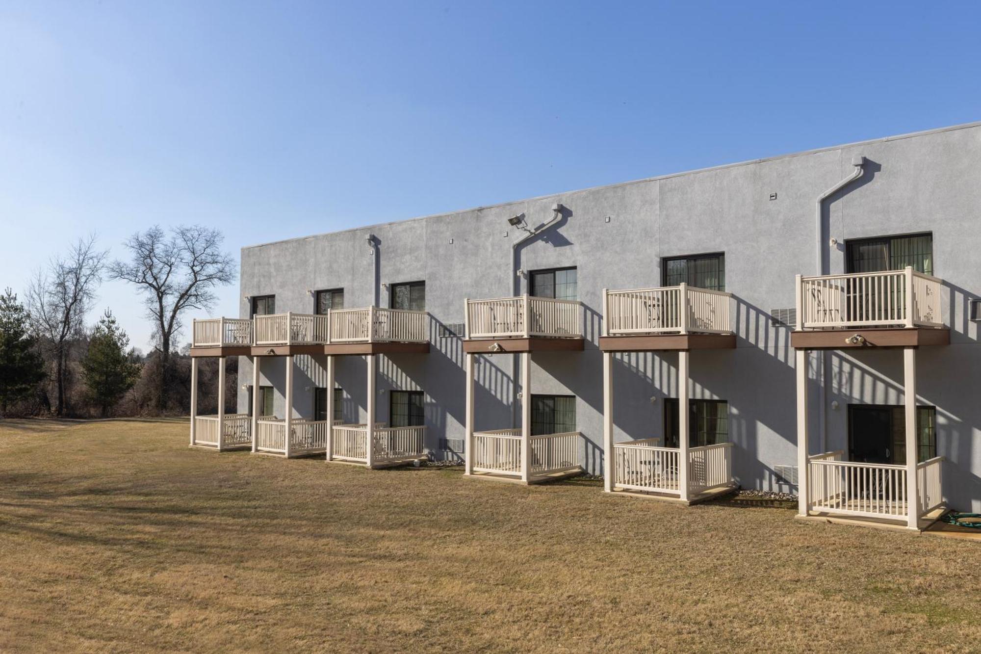 Brinton Suites 韦斯特切斯特 外观 照片